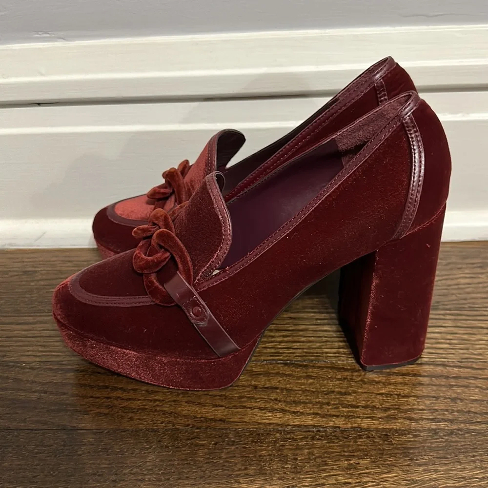 Vince Camuto Gathie Chunky Platform Chain Detail Heeled Loafers Size 10M - Picture 4 of 10